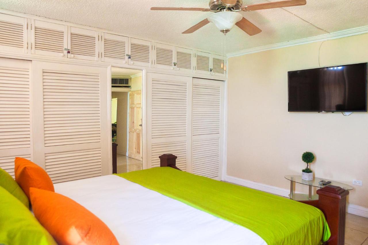 Montego Bay Club Apartments Εξωτερικό φωτογραφία
