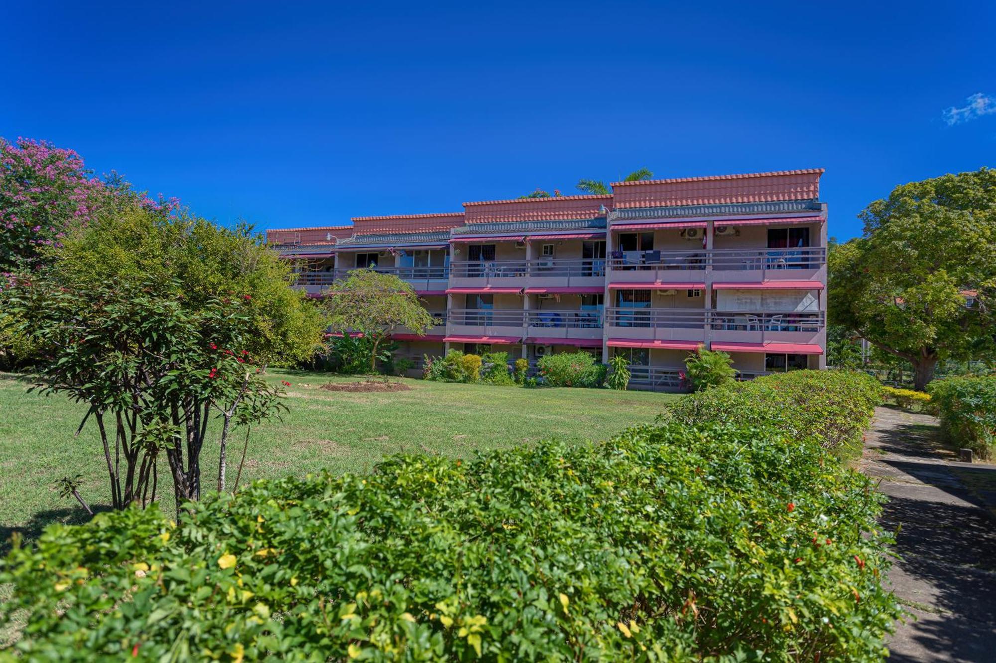 Montego Bay Club Apartments Εξωτερικό φωτογραφία