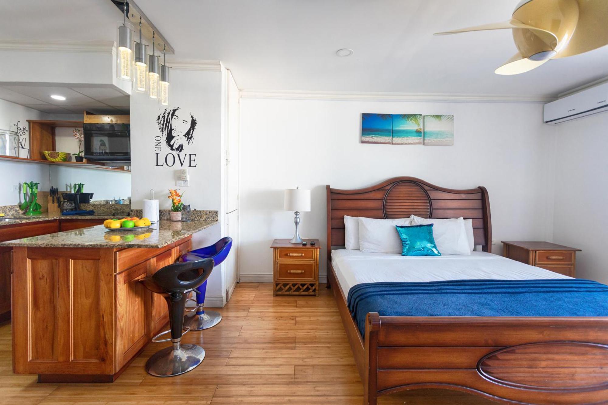 Montego Bay Club Apartments Εξωτερικό φωτογραφία