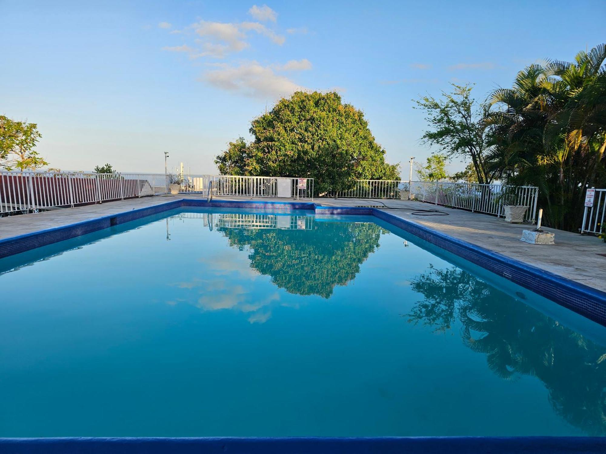 Montego Bay Club Apartments Εξωτερικό φωτογραφία